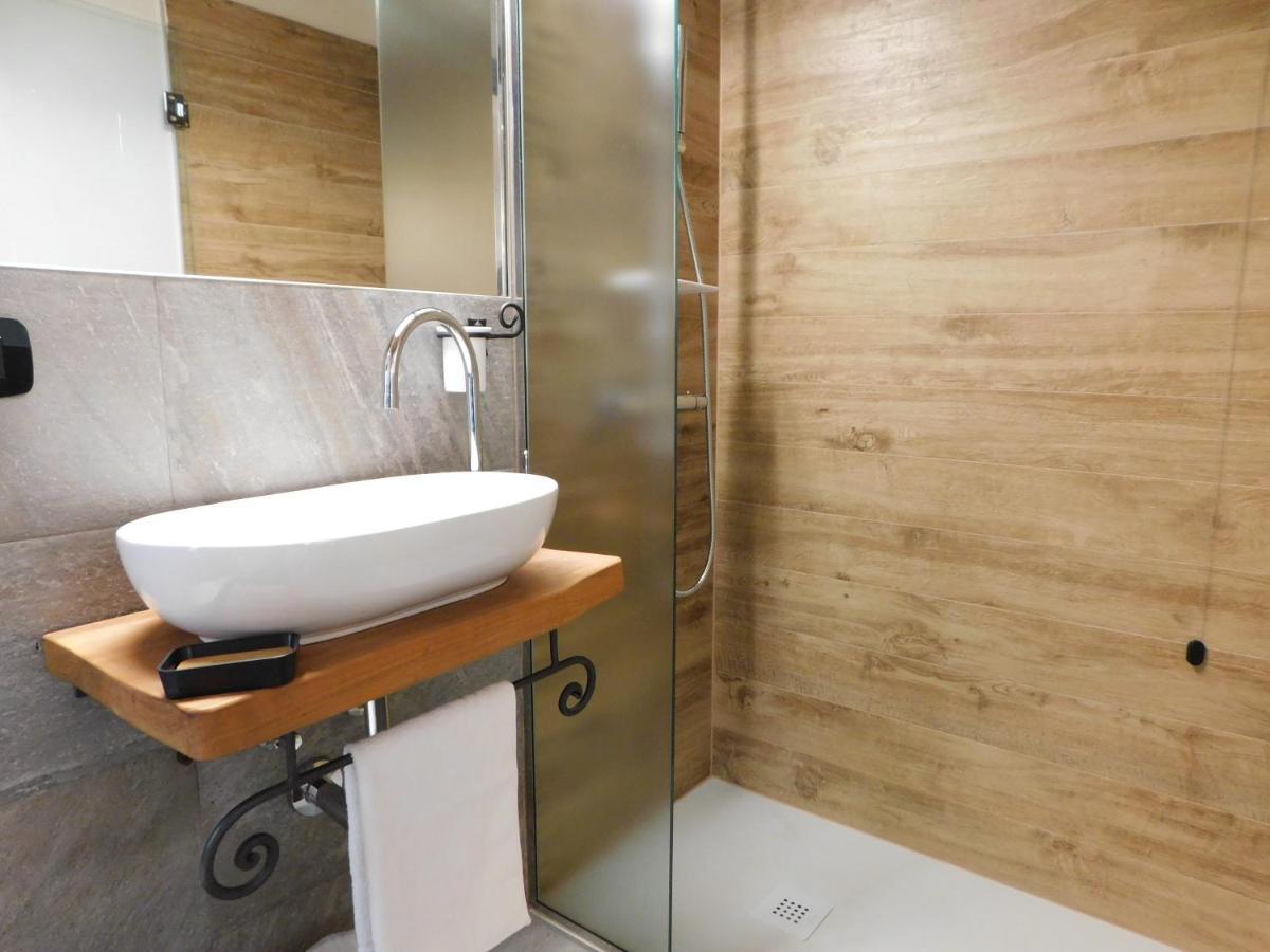 Nicomat Rooms โดโมดอสโซลา ภายนอก รูปภาพ