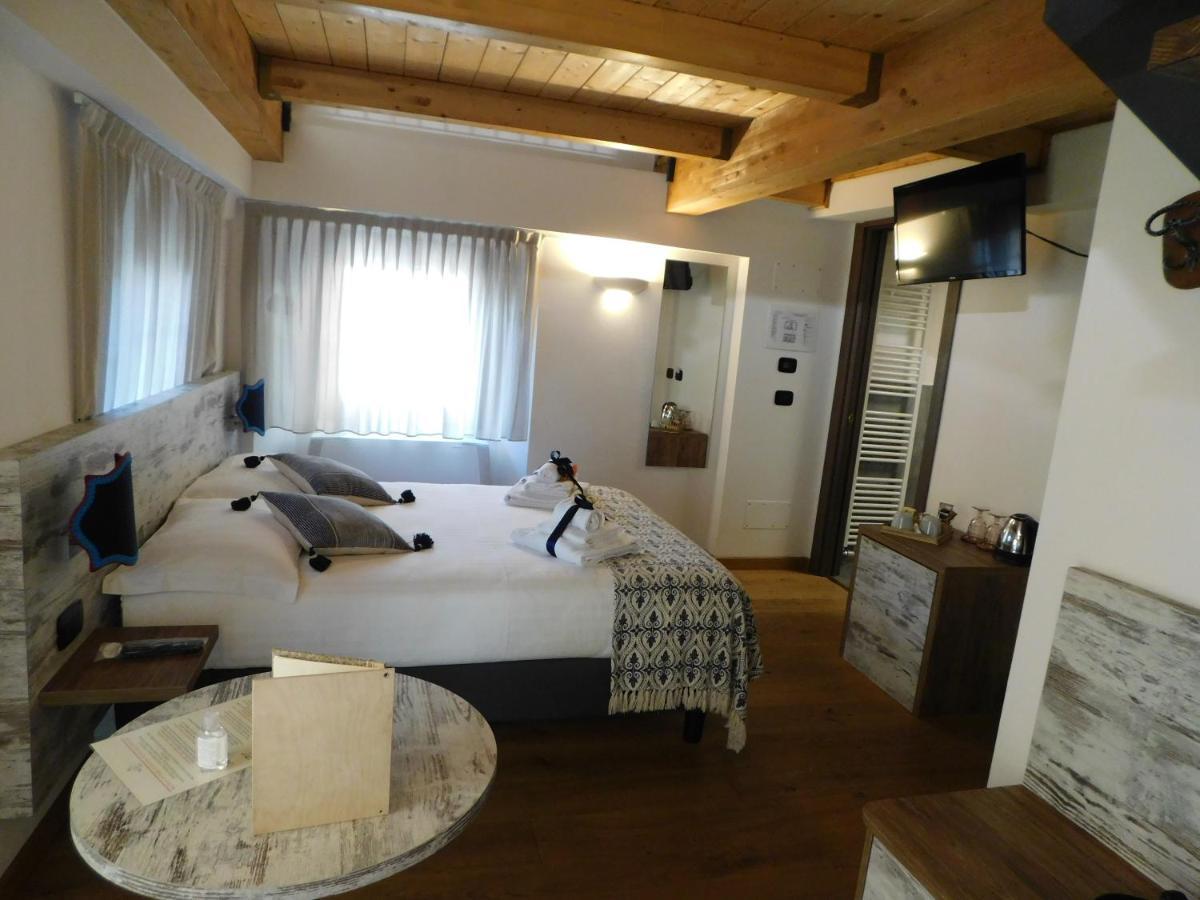 Nicomat Rooms โดโมดอสโซลา ภายนอก รูปภาพ