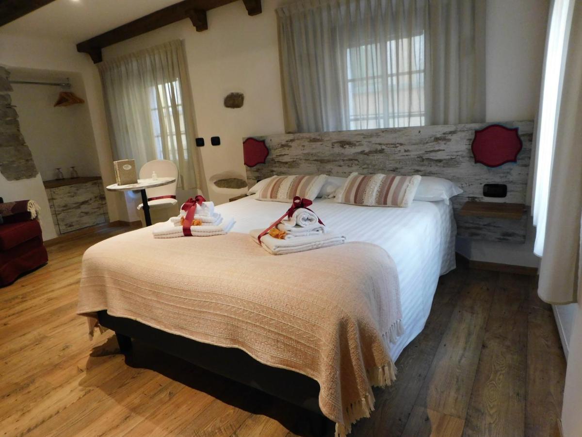 Nicomat Rooms โดโมดอสโซลา ภายนอก รูปภาพ